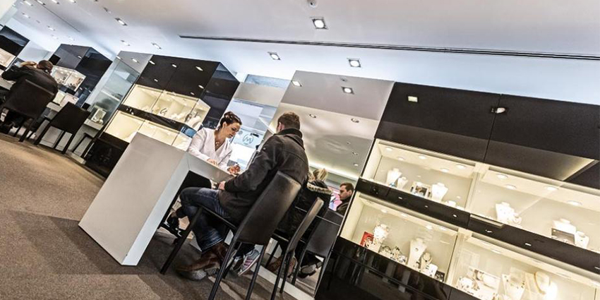 The jeweler had been using an analog security camera system, which was starting to show its age and no longer ran smoothly