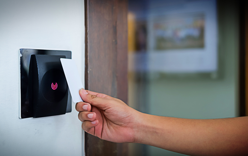 The open device driver used in Profile A conformant access control panels allows end users to integrate control panels and management software from different manufacturers