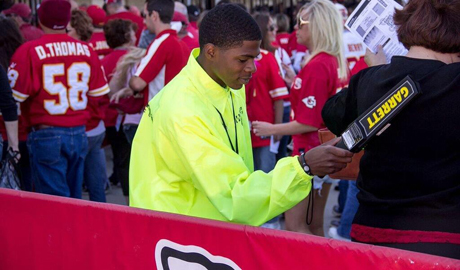 Stadium entrances are used to screen visitors as non-invasively and efficiently as possible when entering the venue