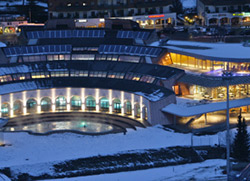 The LEGIC chip in the ski wristband ensure straightforward billing for restaurant bills, massages, cosmetics and tanning beds