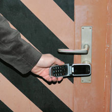 LEGIC provided the contactless smart card technology and their partner SEA the NFC enabled door lock cylinders
