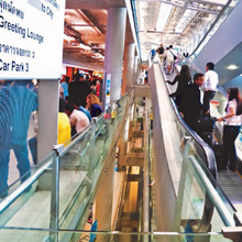 For the King Power operation, the DVTEL iSOC enables management to conduct a central surveillance operation