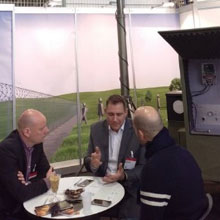 The mobile security system can be placed at any location and combines alarm activation, alarm handling and screening of videos at any time