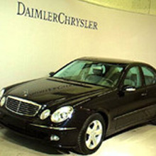 To take the vehicle pictures, the MOBOTIX camera is used as a web cam