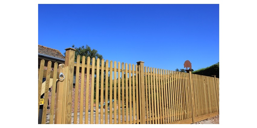 Robust, secure perimeter fence and gate 