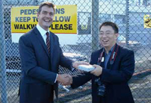 Integrated security systems from Gallagher implemented at the Port of Auckland receives a new visitor – IT journalist, Shu Jie