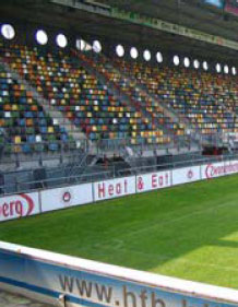 Winkels Techniek Enschede installed 14 IP-enabled SNC-RZ30P Pan-Tilt-Zoom cameras in the stadium, running on Sony RealShot video management software