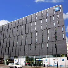 Alpro’s Functional 97 pull handles are suitable for both general users and those who may have an impaired ability to grip