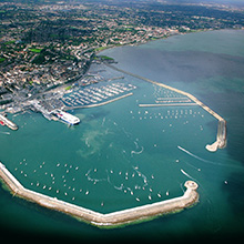 The DS-2DF7284-A PTZ camera installed at East Pier Lighthouse has proven beneficial in assisting with Search and Rescue