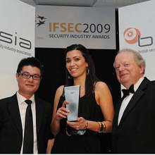 DualCom DigiPlus from CSL DualCom wins the 2009 IFSEC Industry Award for Communication Product of the Year DualCom DigiPlus gives full compliance and future proofing for digital communicators
