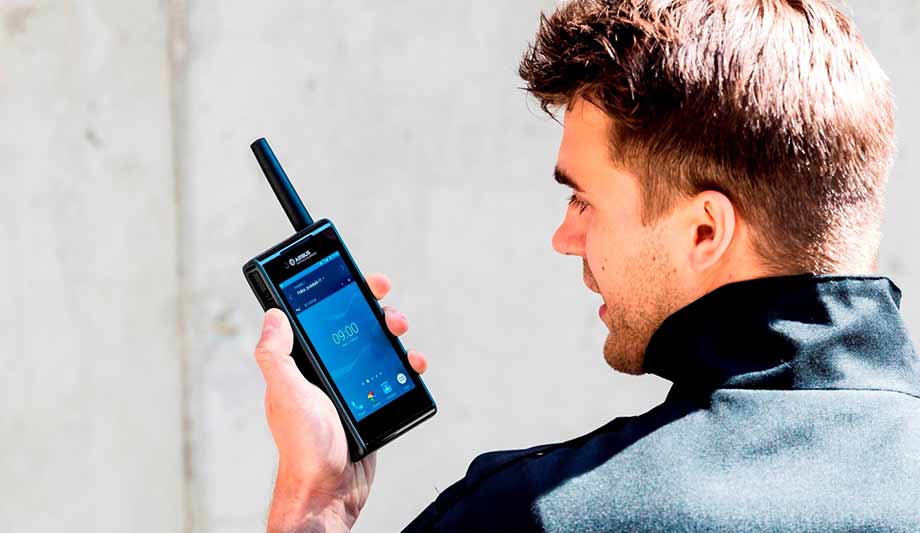 Airbus Defence and Space launches its smartphone TETRA radio ‘Tactilon Dabat’ at PMRExpo 2016