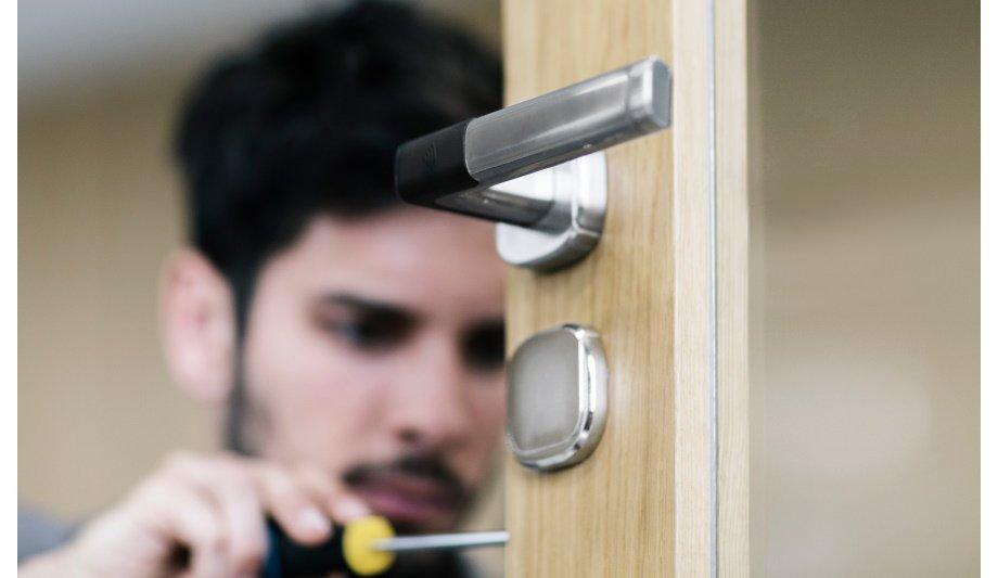 ASSA ABLOY highlights the three ways in which businesses benefit when they free their access control systems from cables