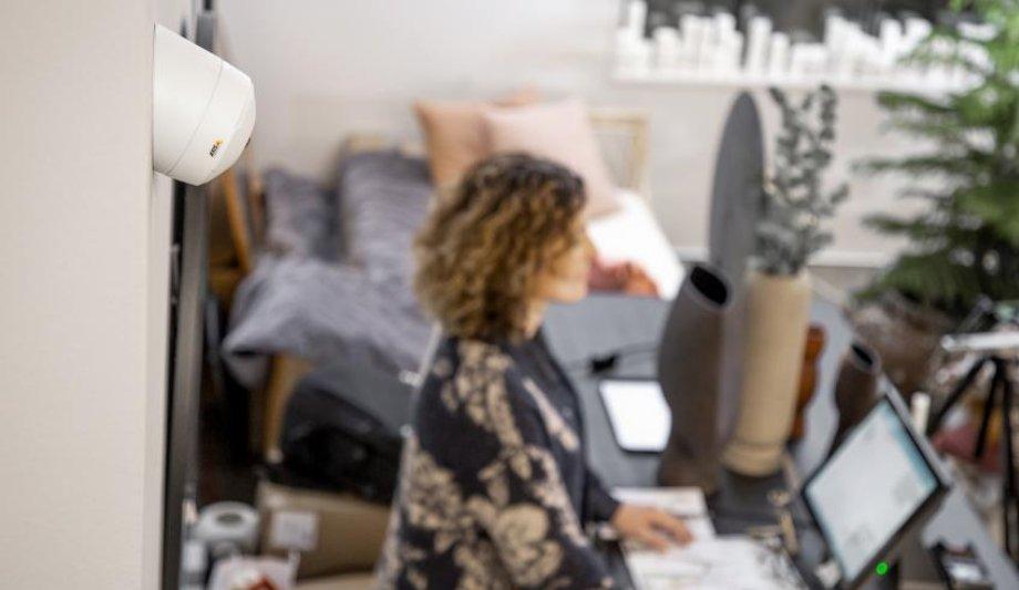 Axis Communications launches new generation of ultra-compact network cameras with 360° panoramic views