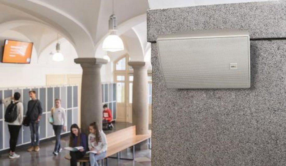 Easy migration to network audio with Axis C8033 Network Audio Bridge and AXIS C8210 Network Audio Amplifier