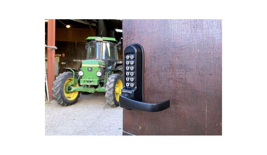 Codelocks adds CL200 and CL400 mechanical range heavy-duty locks to the Marine series