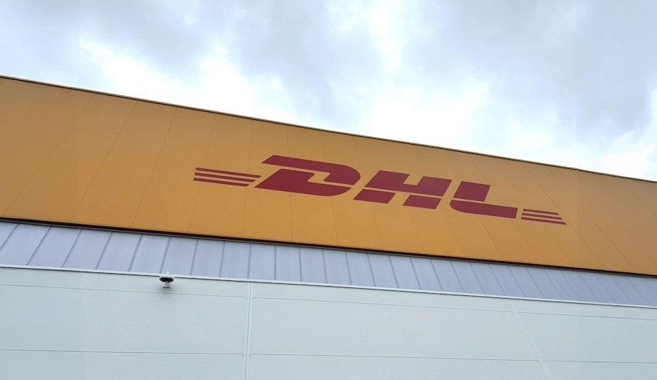 DHL Express elevates security with Hanwha Vision