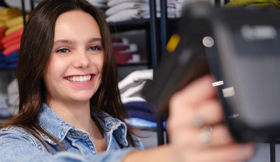 ID cloud boosts Aritzia's product availability