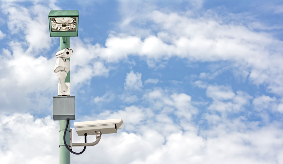 Iluminar advocates use of separate illuminators for better video image clarity and video analytics