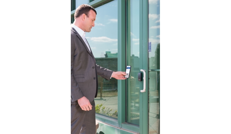 LenelS2 enhances BlueDiamond mobile readers with iCLASS card technology and PhaaB feature