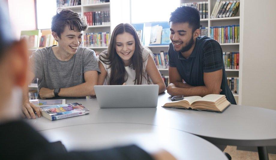 Leonardo promotes the promotion of scientific culture and innovation through STEM Olympics