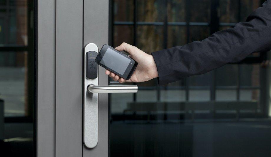 Mul-T-Lock provides wireless locking system for schools with their SMARTair access control system
