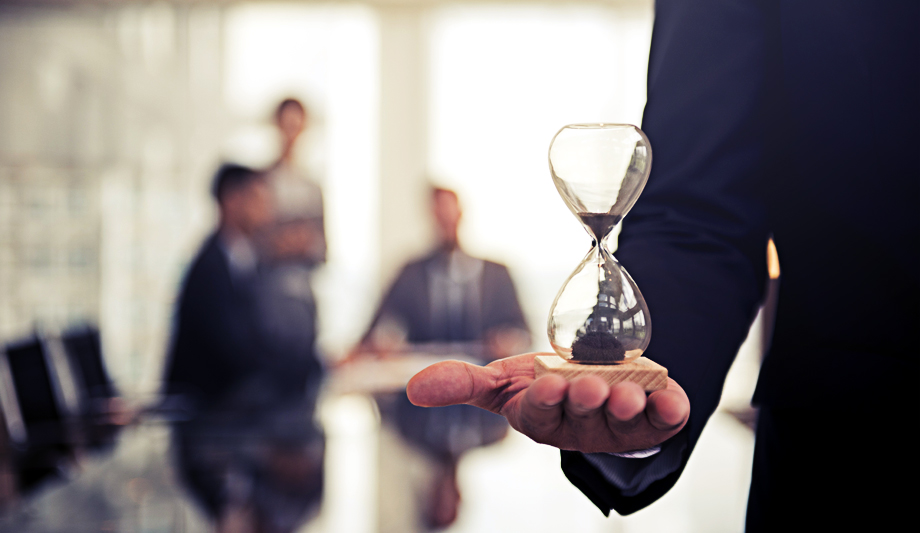 What is an acceptable life cycle for a physical security system?