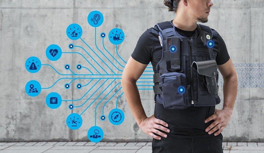 SOS Cash & Value's security guards are equipped with Wearin’s high-tech vest with environmental and biometric sensors
