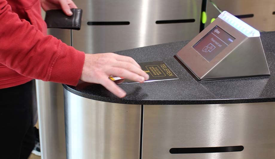 Entrance control vs access control: similarities and differences