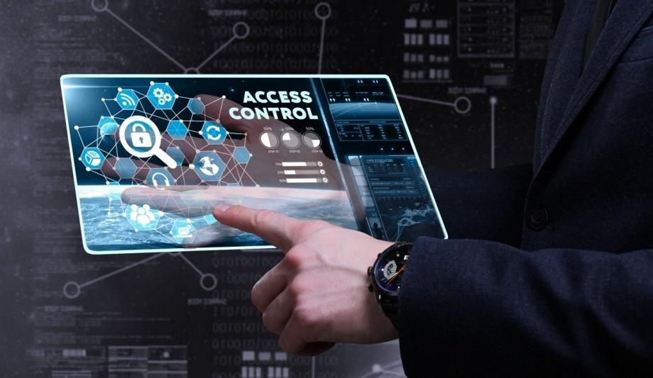 What challenges do end users face when working with integrators?