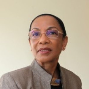 Dr. Claudia Natanson
